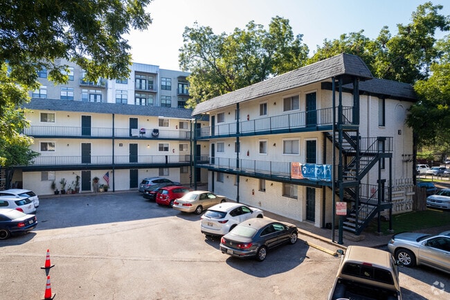Primary Photo - Barton Springs Apartments