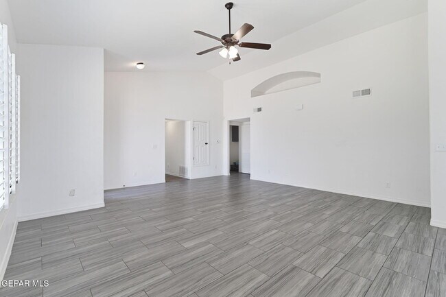 Building Photo - 223 Rutland Pl