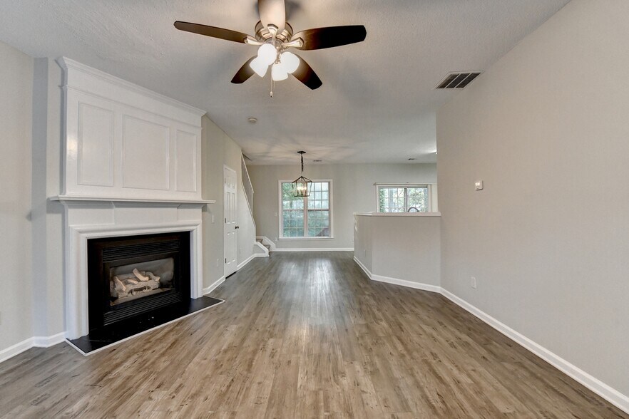 Building Photo - 3415 Oxwell Dr