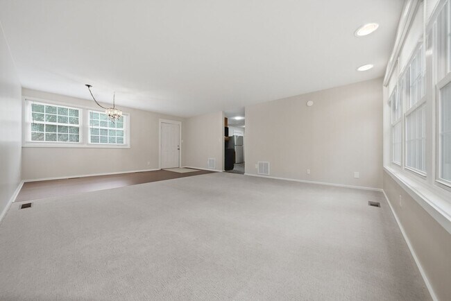 Building Photo - 330 3rd St NW