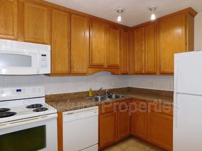 Building Photo - 36 Deerfield Blvd