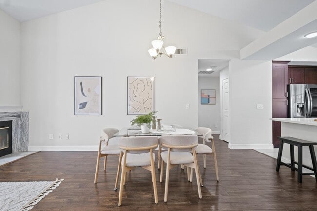 Building Photo - 1735 Parkview Green Cir