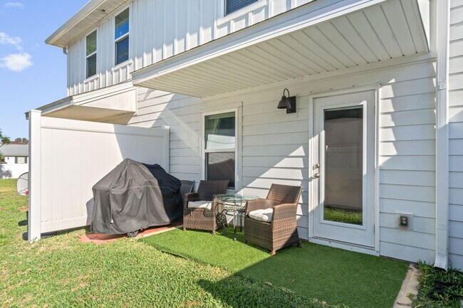 Building Photo - 4 Redbird Lp