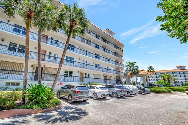 Building Photo - 2871 N Ocean Blvd
