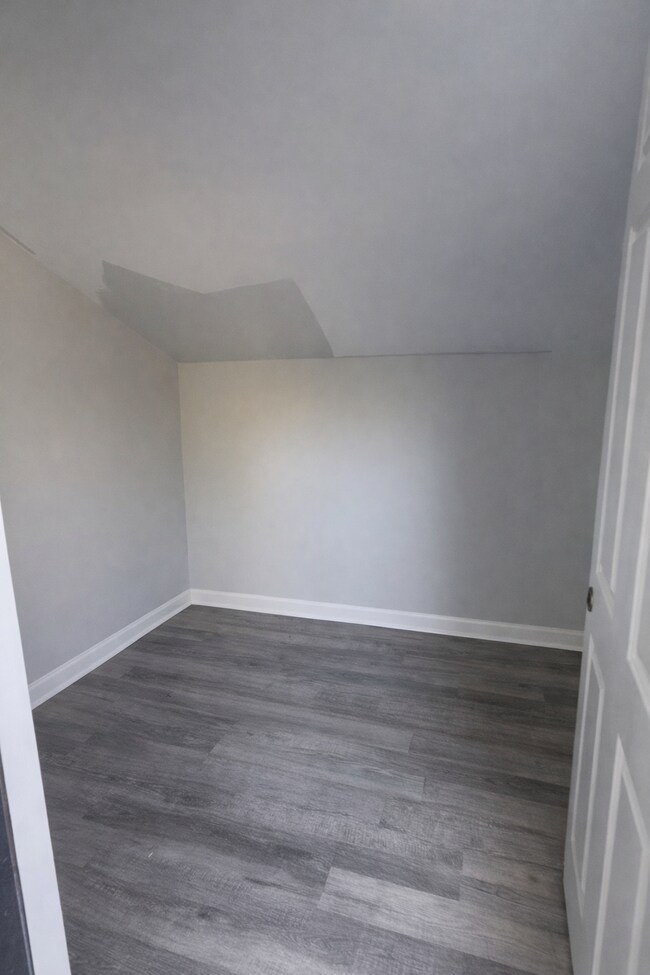 Building Photo - 2961 King Alfred Dr