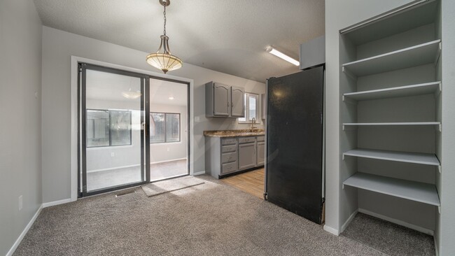 Building Photo - Great Home in Colorado Springs with 2 Car Garage