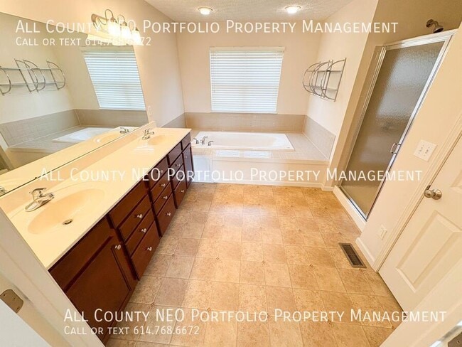 Building Photo - 2919 Woodstone Dr