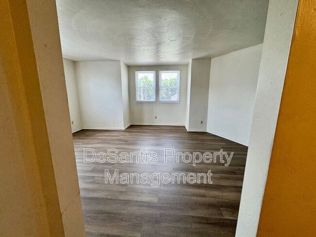 Building Photo - 212 N Highland Ave