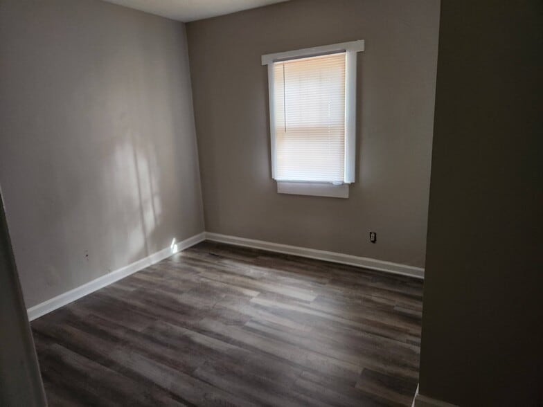 Building Photo - 55 Belmont Ct