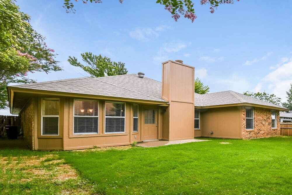 Building Photo - 416 Deauville Dr