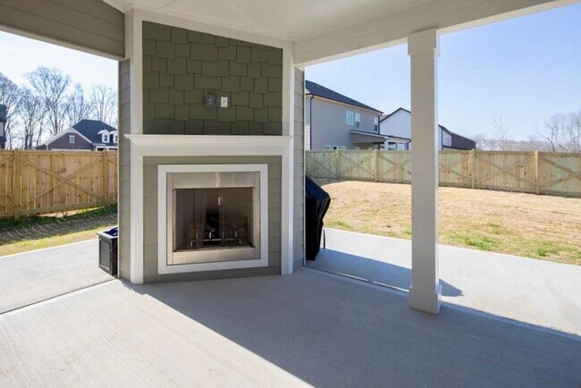 Building Photo - ONE MONTH FREE ON A 14 MONTH LEASE SPECIAL!! TOUR TODAY!