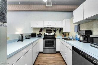 Building Photo - Charming 1BR Condo in Cleveland downtown w...