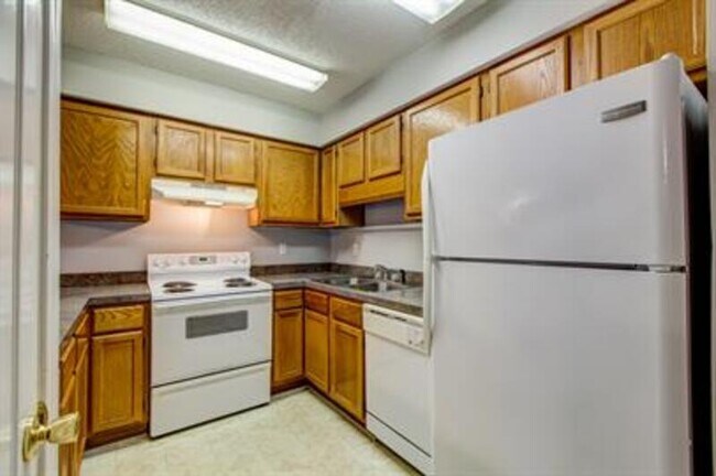 Building Photo - 2815 7th Ave