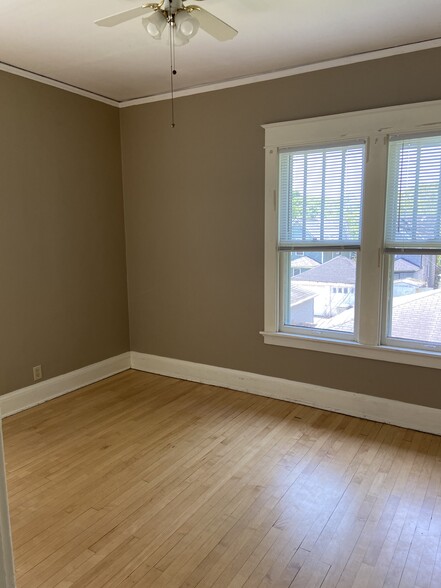 Bedroom - 3333 N Newhall St