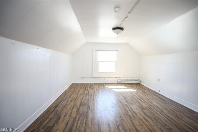 Building Photo - 559 E Exchange St