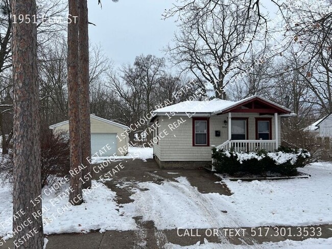 Building Photo - 1951 Elm St