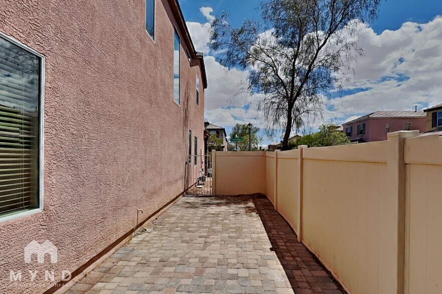 Building Photo - 6686 Cloverstone Ct