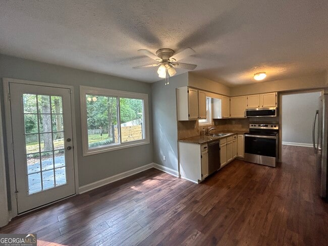 Building Photo - 102 Shawville Ln