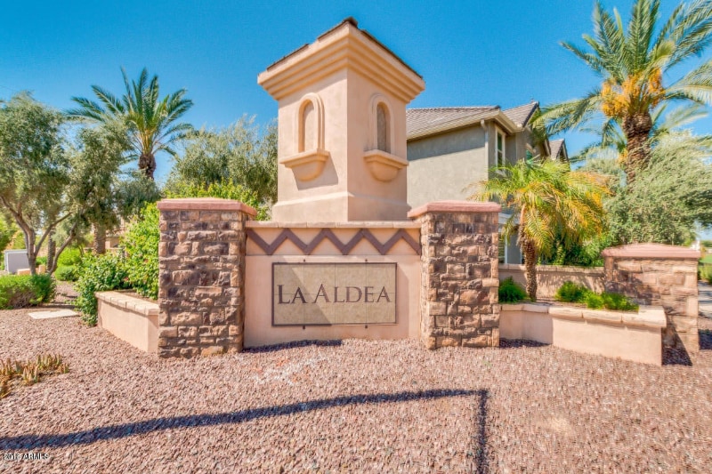 Building Photo - 4698 E Laurel Ave