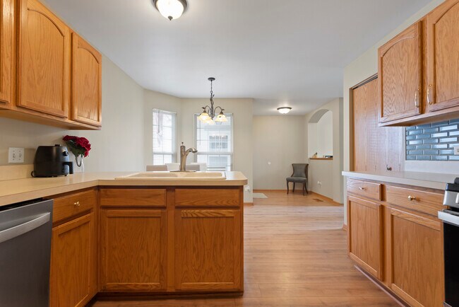 Building Photo - 2805 Packford Ln