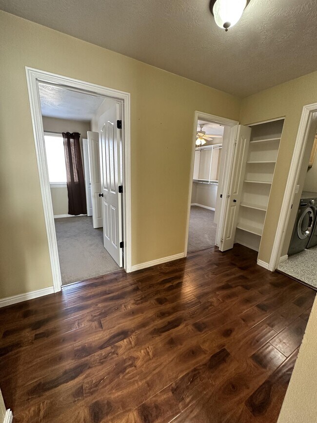 Building Photo - 113 Manilla Dr