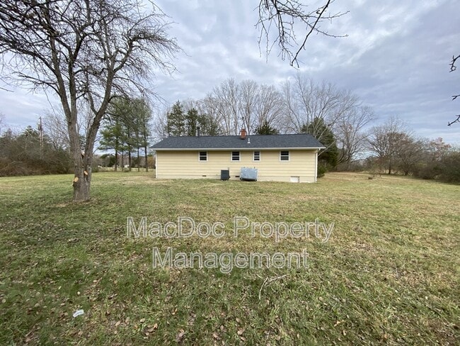 Building Photo - 10532 Robert E. Lee Drive