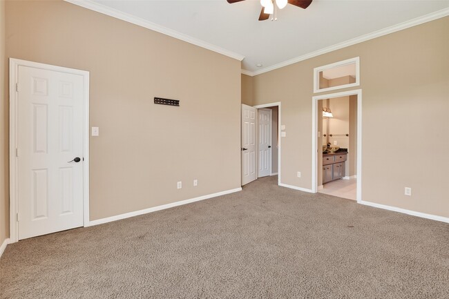 Building Photo - 2804 Chenevert St