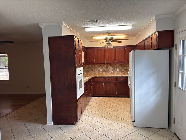 Building Photo - Spectacular