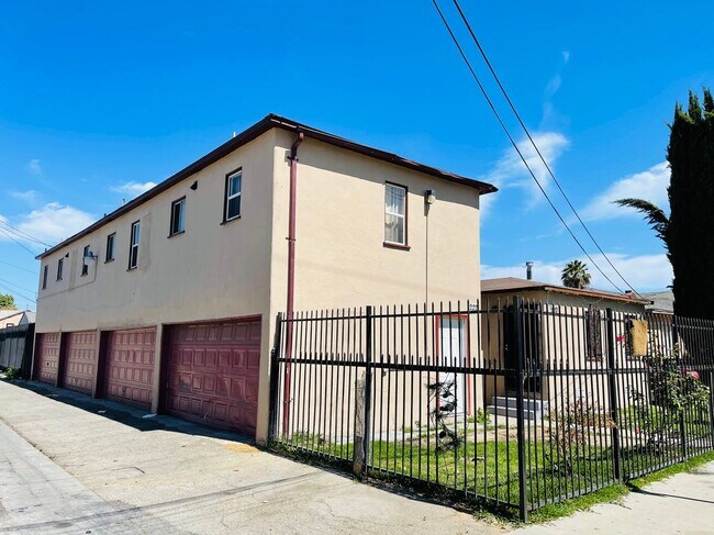 Primary Photo - 220 N Rose Ave