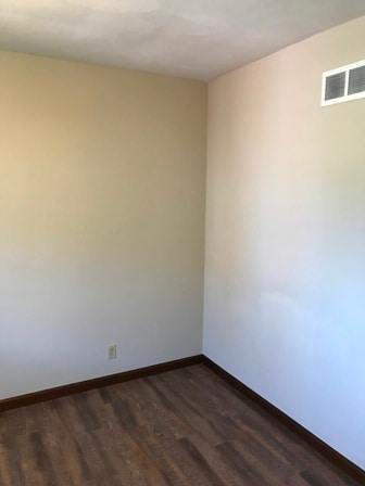 Building Photo - 2115 N Center St