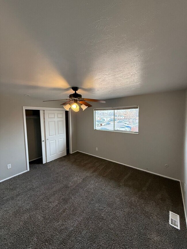 Building Photo - 14086 E 22nd Pl