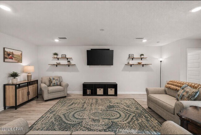 Building Photo - 7504 Delancey St