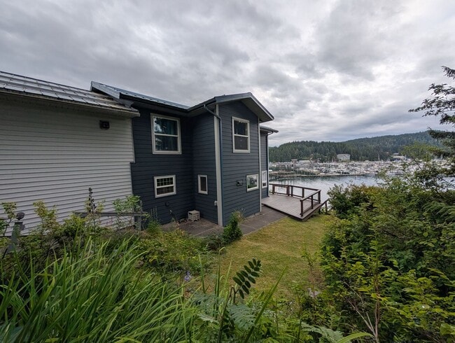 Building Photo - $500 OFF FIRST MONTHS RENT - Unfurnished A...