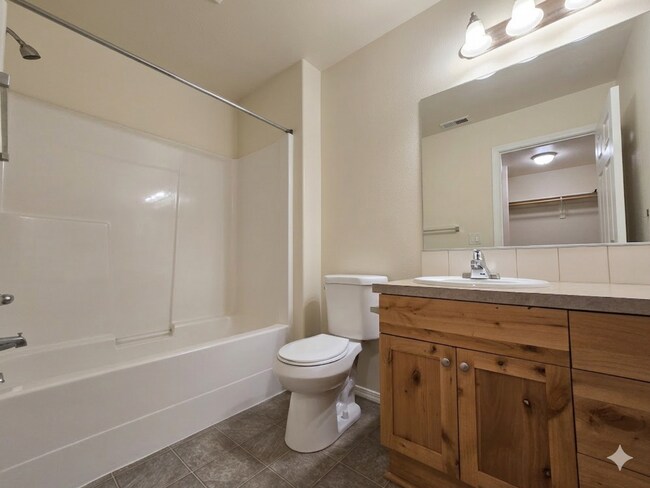 Building Photo - 3/2.5 Townhome with walking trails outside backyard!