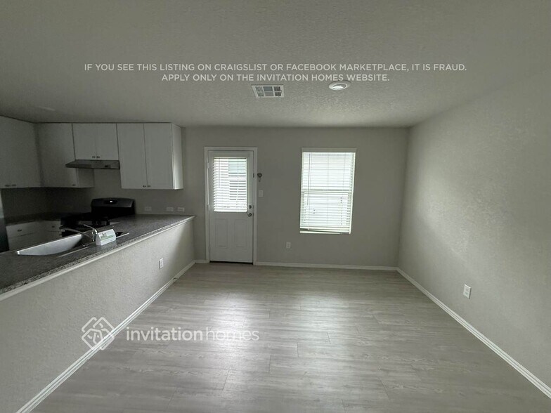 Building Photo - 14539 Southton Pond