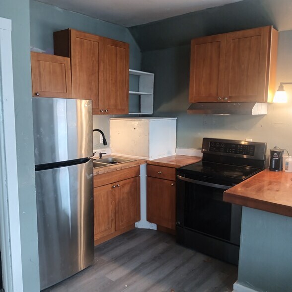 Primary Photo - 210 N F St