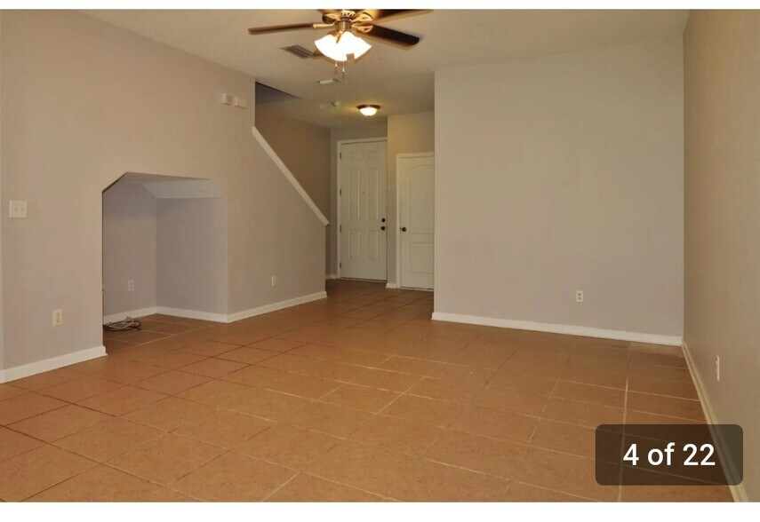 Building Photo - 2369 Sunset Bluff Dr