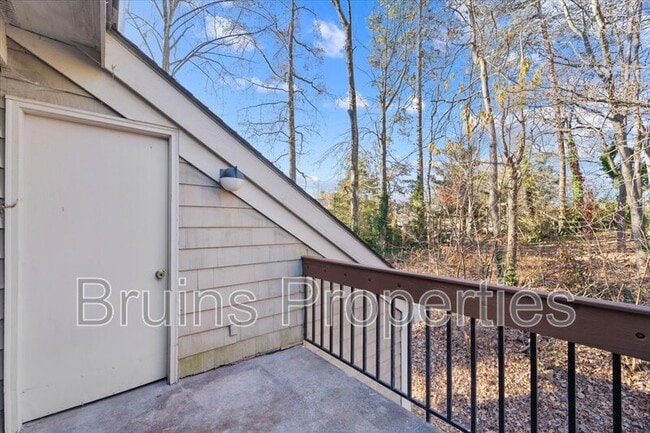 Building Photo - 1504 Benjamin Pkwy