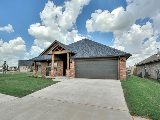 Building Photo - New Home In Yukon!