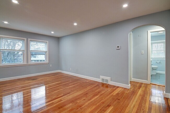 Building Photo - 25 Langley Cir