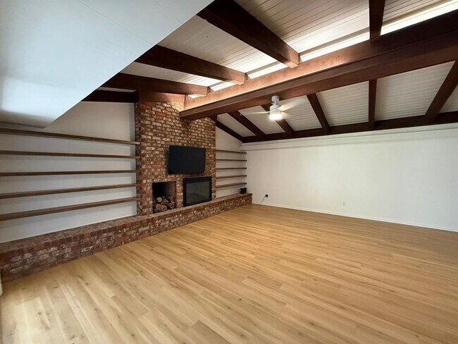 Building Photo - 209 W Mimosa Cir