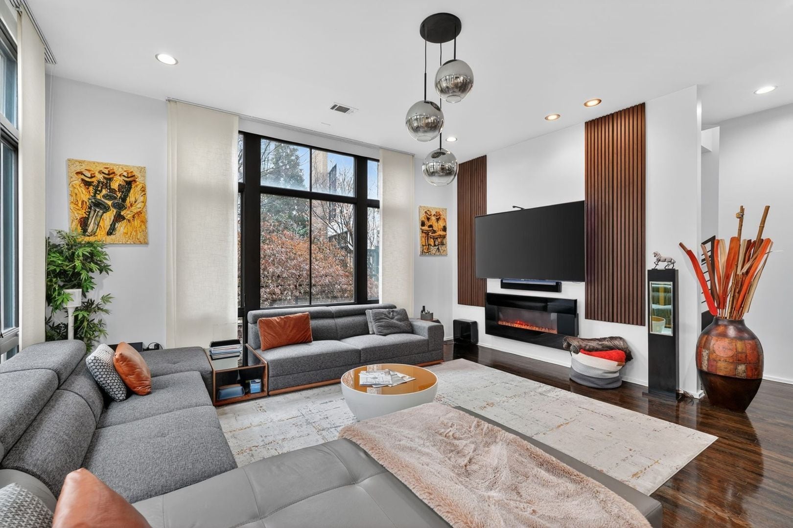 Building Photo - 721 Longleaf Dr NE