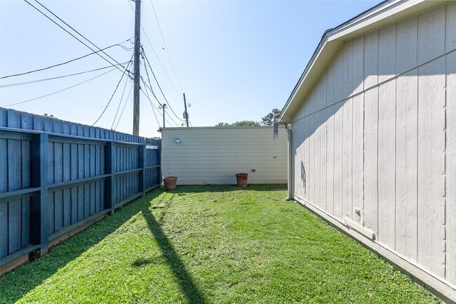 Building Photo - 1171 Park Meadow Dr