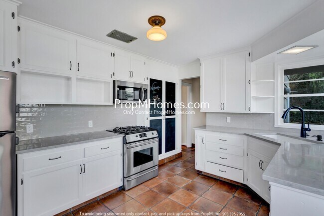 Building Photo - Timeless Updated Home in South Burlingame!...