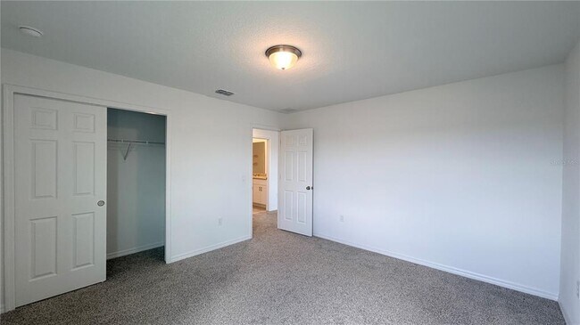 Building Photo - 1346 Current Pl