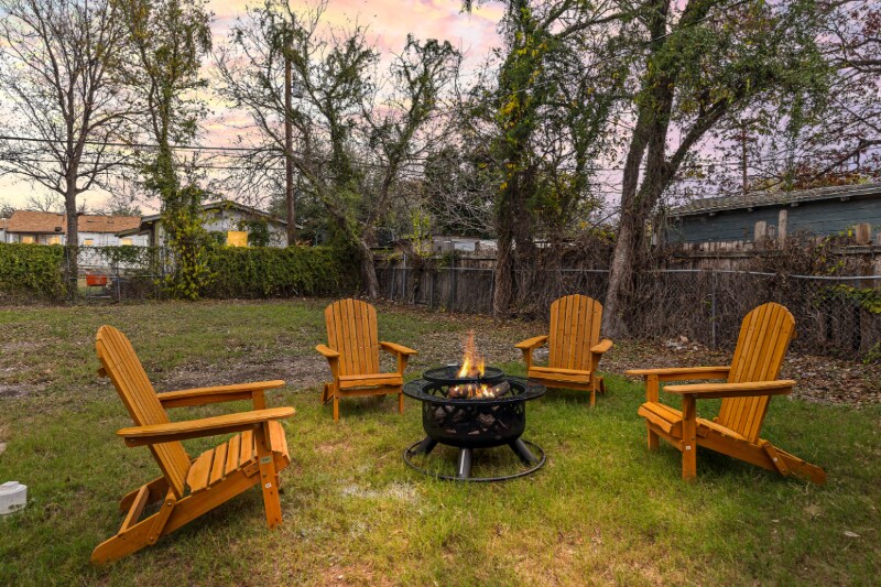 Building Photo - 911 W Wildwood Dr