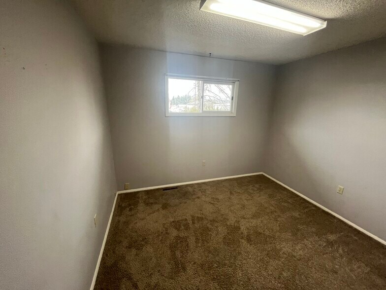 Bedroom 3 - 303 E Gallatin Ave