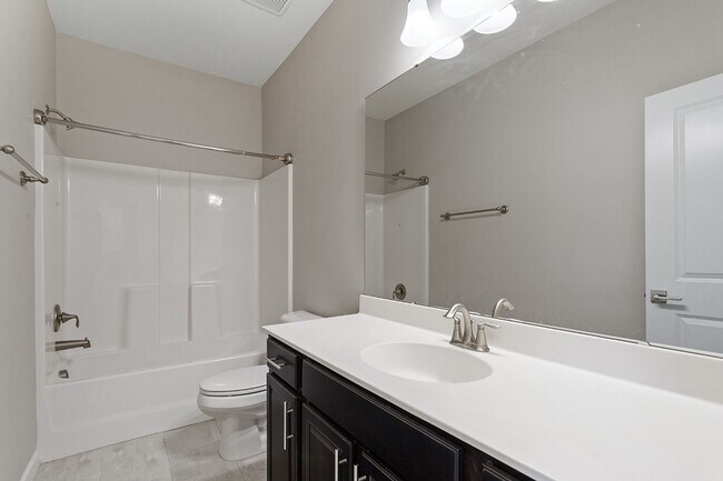 Building Photo - Spacious 4 Bedroom Townhome in Wake Forest!