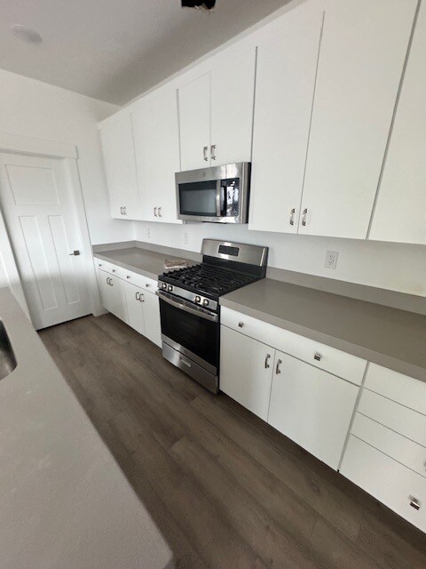 Building Photo - 188 1700 W