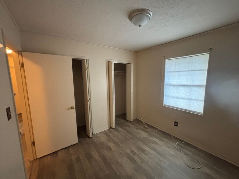 Building Photo - 929 Cypress Ave